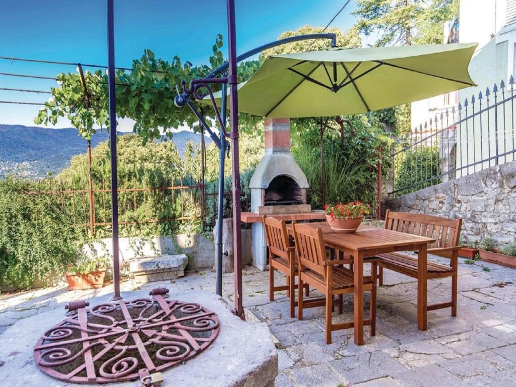 Patio alebo iná vonkajšia časť ubytovania Apartment Tijan