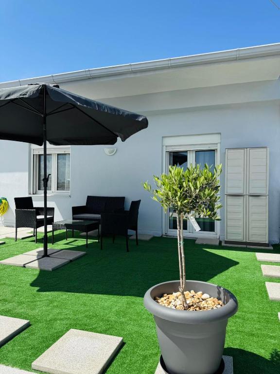 Seven Sky Urban Terrace with Free Private Parking !!!!