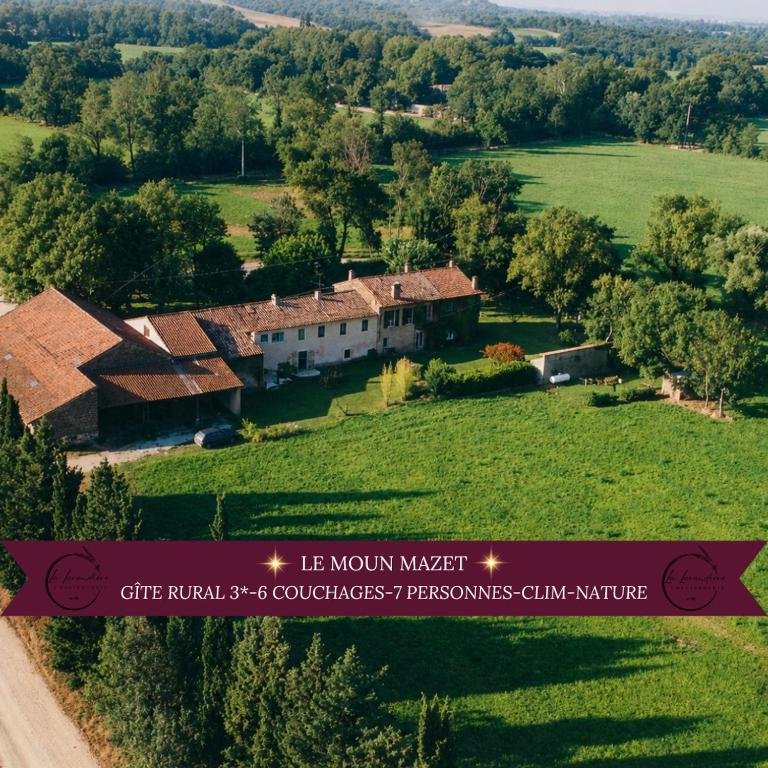 an aerial view of a house in a field at Le Moun Mazet gîte rural 3 étoiles, CLIM, Nature, 6 personnes in Miramas