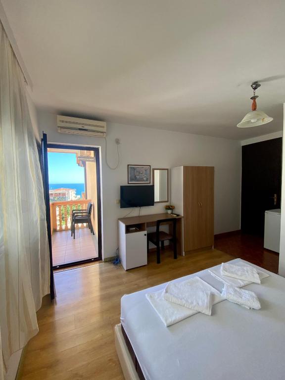 Adriatic Apartments - Double Room With Balcony Or Terrace