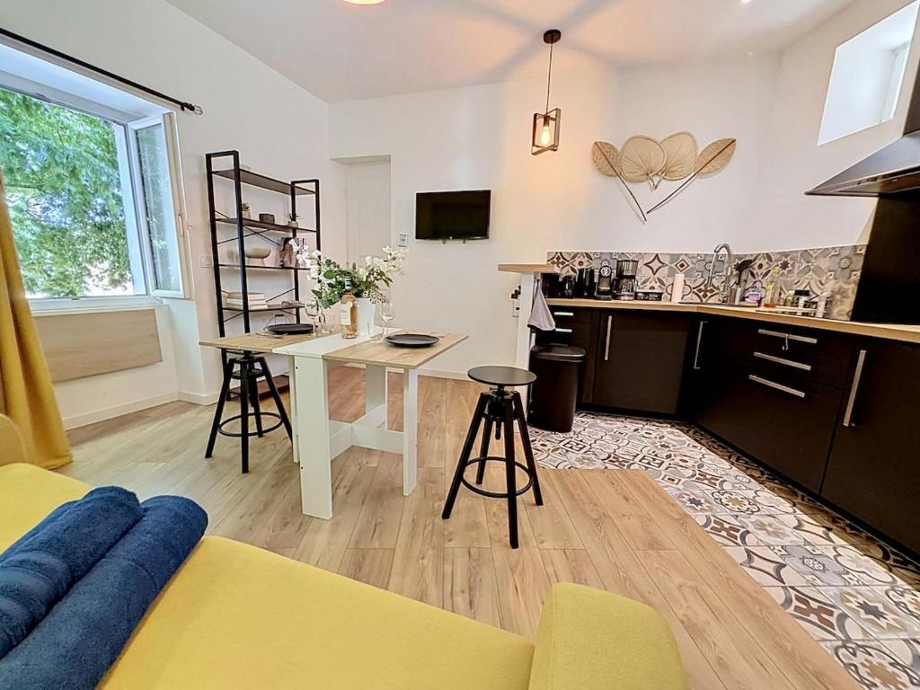 Historic Center Air Conditioned and Renovated Studio