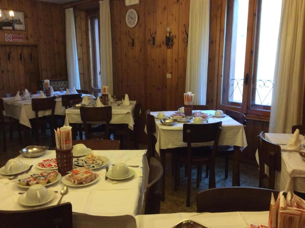 Restaurace v ubytování Albergo Cervo