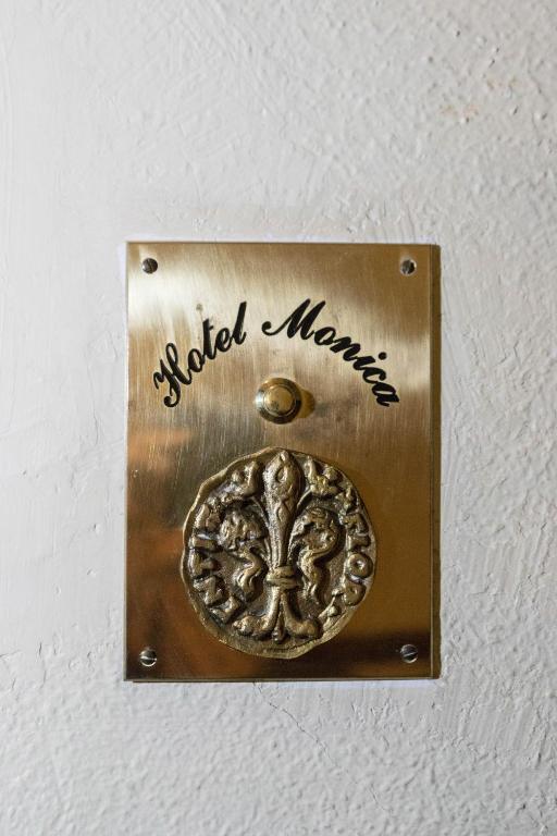 Certifikát, hodnocení, plakát nebo jiný dokument vystavený v ubytování Hotel Monica