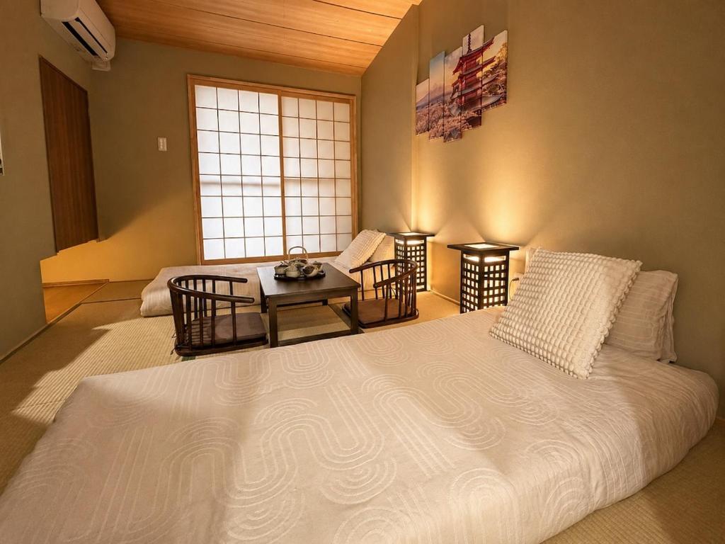 全新日式别墅2楼 天下茶屋站步行9分 大空间可住3人 Kix直通 心斋桥乘地铁5分钟 方便前往 京都 奈良 USJ 便利店步行2分 有阳台 有厨房 ML201