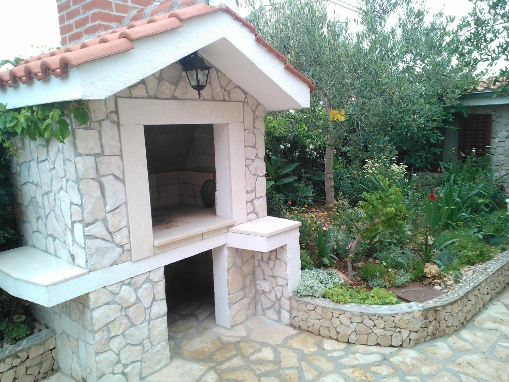 Vonkajšia záhrada v ubytovaní Tone & Marta Apartments