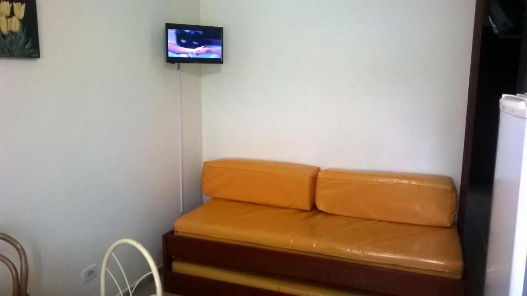  APTOS FAMILIA com AR CONDICIONADO UBATUBA Praia Pereque Acu