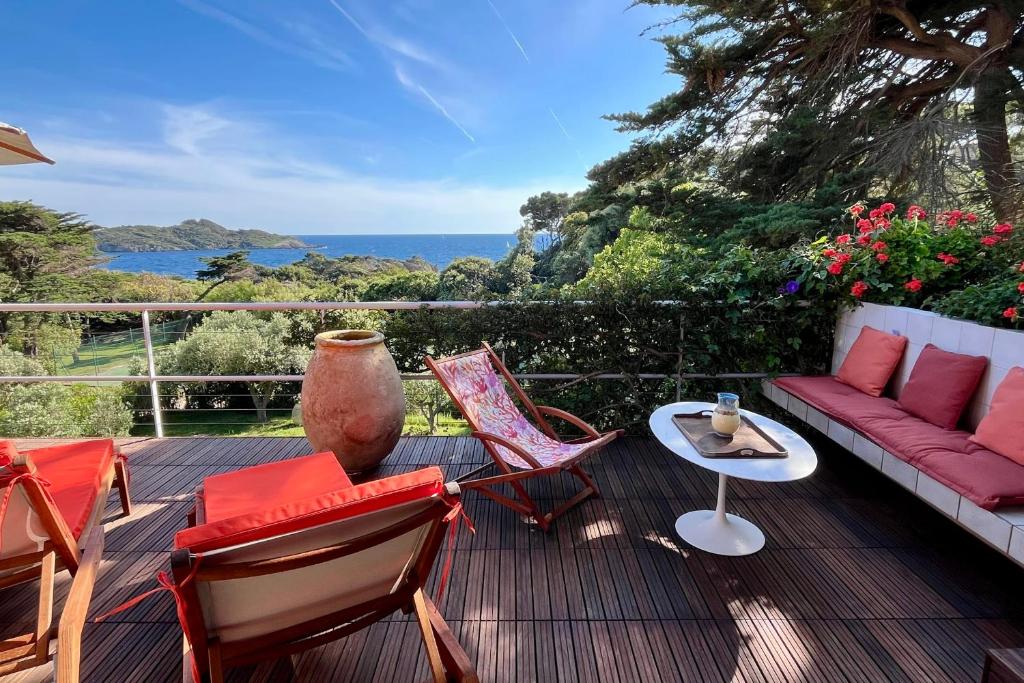 Villa 5 rooms with pool near the sea