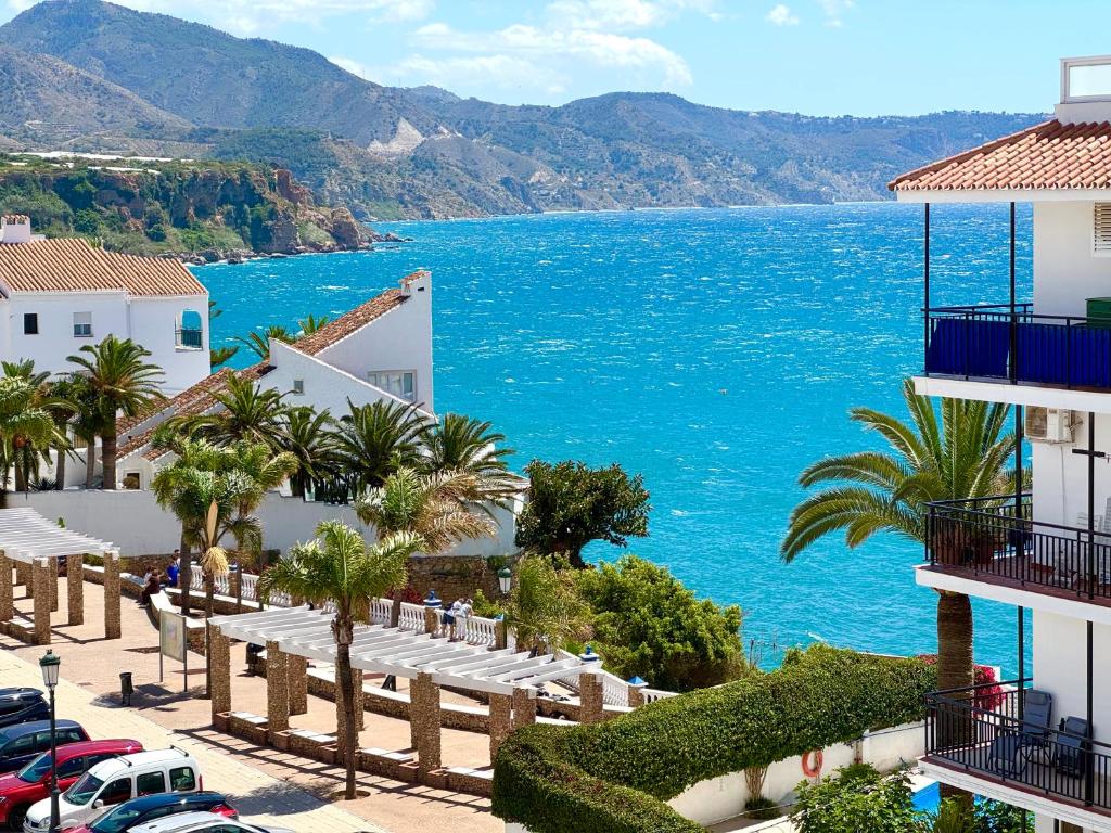 Carabeo Centro Seaview & Rooftop Pool