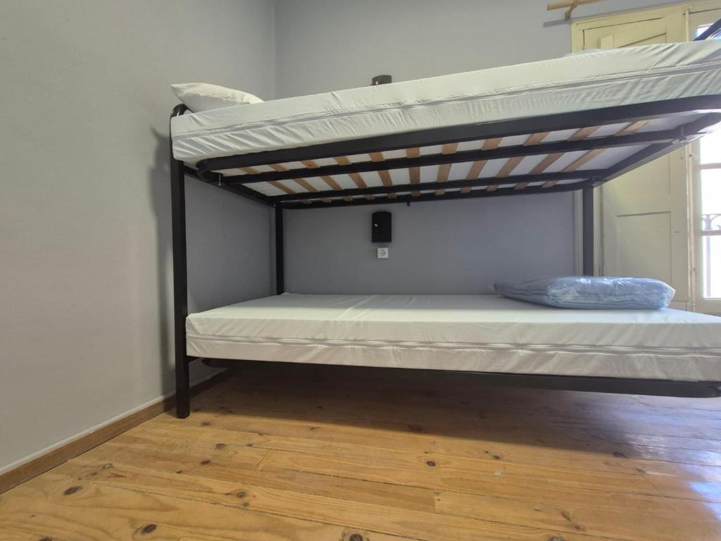 Albergue La Pinguina - Litera En Habitación Compartida Mixta