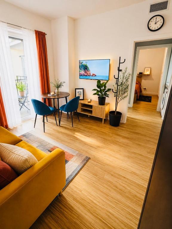 Milano new Apartment Pasteur M1 Metro at 15 seconds, elegant, new, comfortable Milan