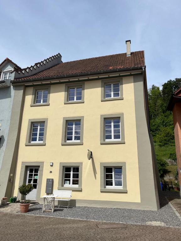 Haus Ella - Housity
