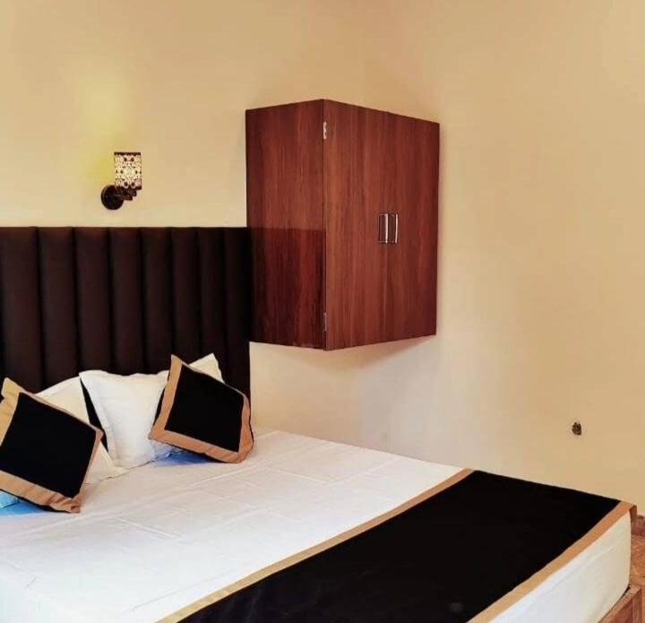 Sahil Pool Villa Couple Stay Family Stay Groups