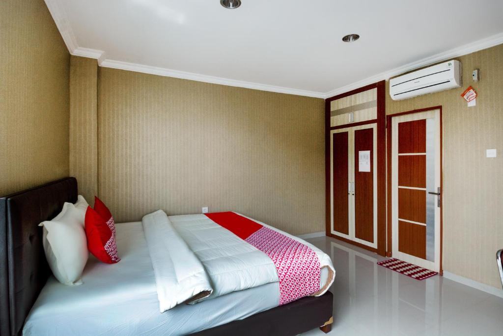 Collection O 3431 Hotel Alpha Bandara photo