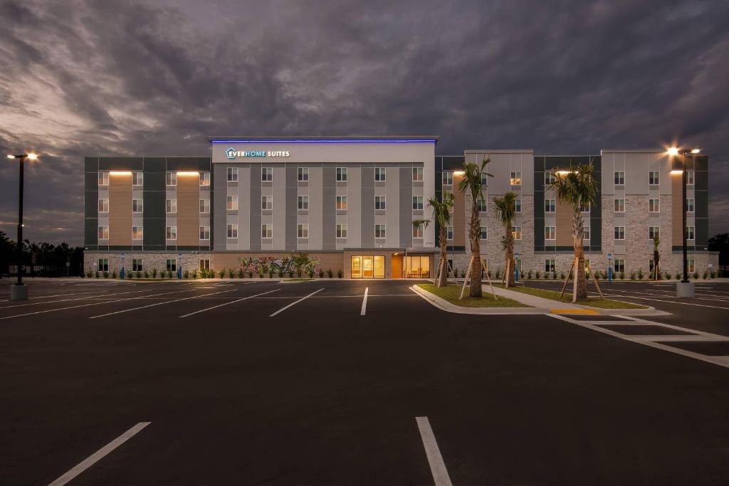 Everhome Suites Panama City Beach photo