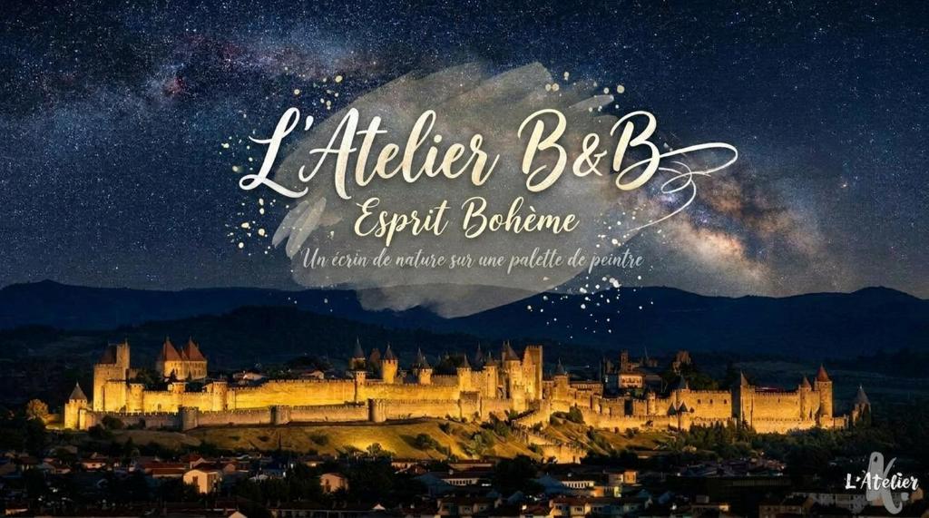 a picture of a castle at night with a starry sky at L'Atelier B&B - Esprit bohème, la nature en ville in Carcassonne