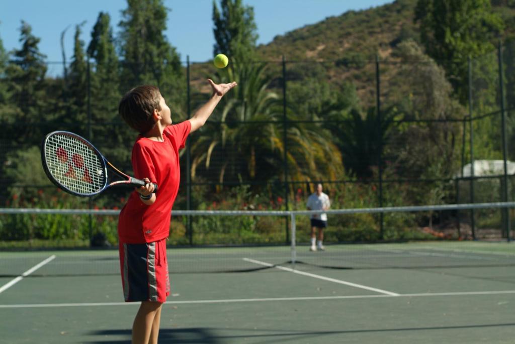 Tenis a/nebo squash v ubytování Termas de Jahuel Hotel & Spa nebo okolí