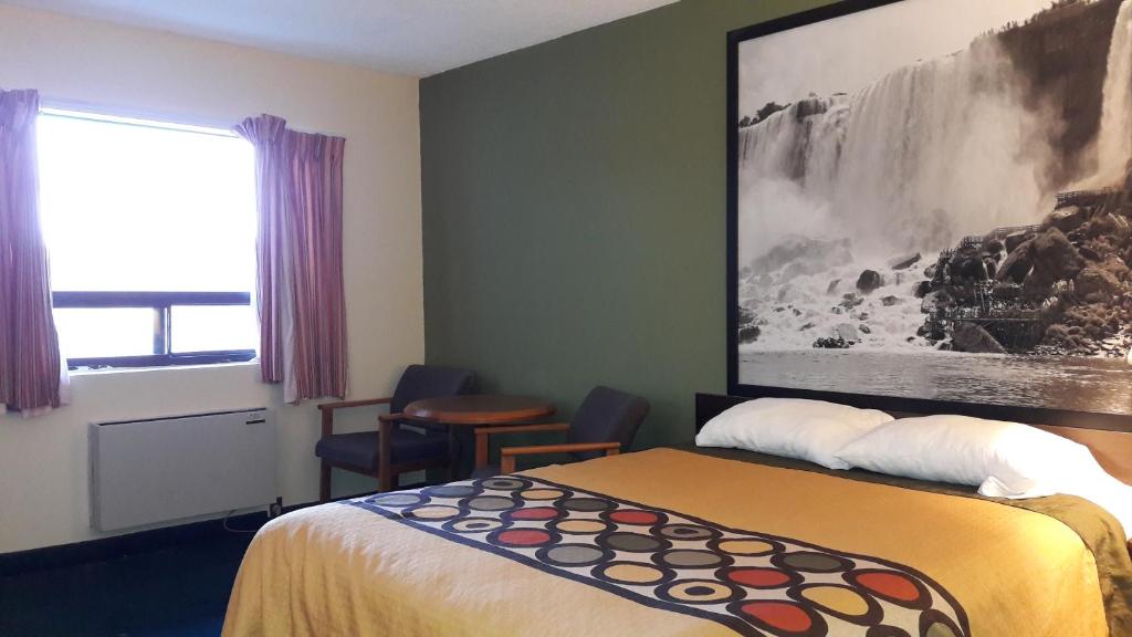Super 8 by Wyndham Niagara Falls North - Salle Queen - Non-fumeurs