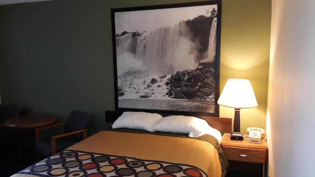 Super 8 by Wyndham Niagara Falls North - Resim 26