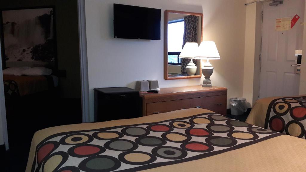 Super 8 by Wyndham Niagara Falls North - Resim 19