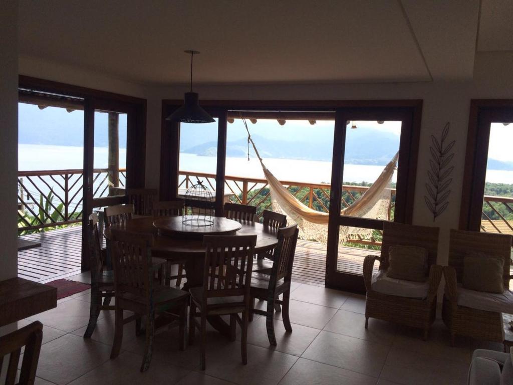  Casa de Luxo em Ilhabela vista para o Mar - Condominio Yacamin- Praia do Curral