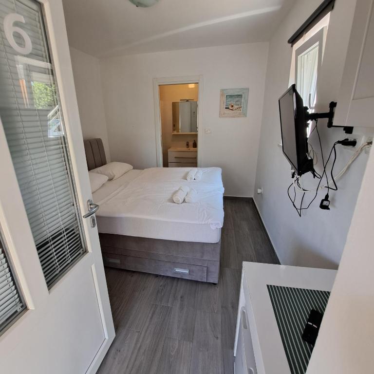 Guest House Nina - Quarto Duplo Com Varanda E Vista Mar