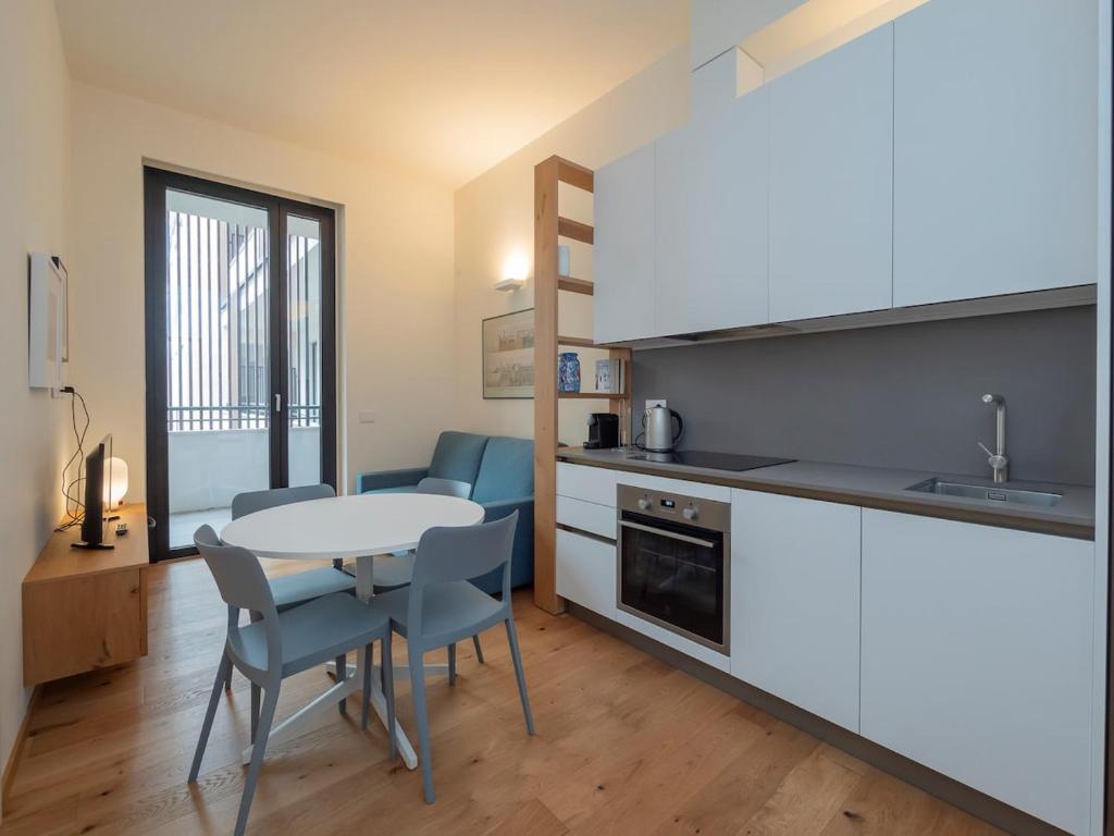 Xenia Milan - 2-room apt in Via Cecchi 18