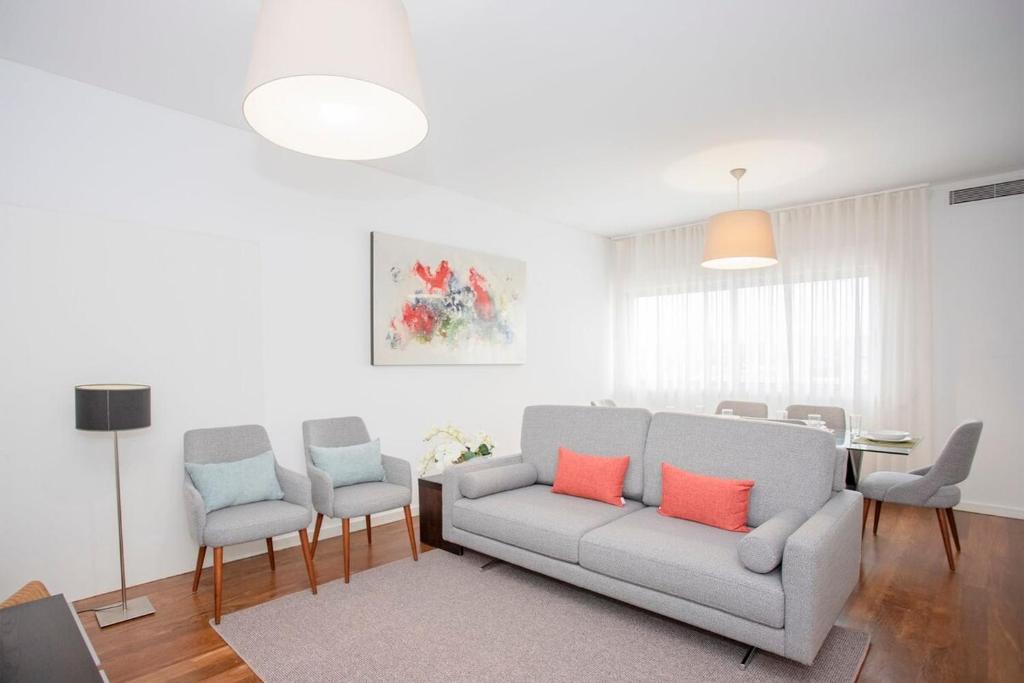Liiiving in Porto - Light Trendy Apartment