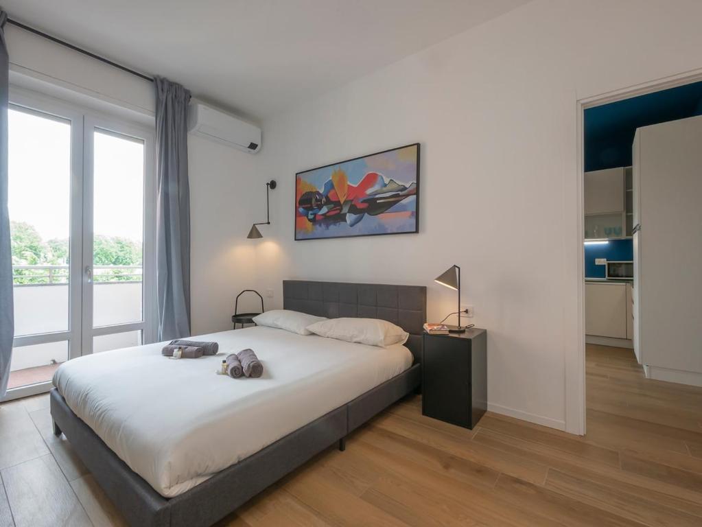 Xenia Milano - 2 rooms apt in Via Codogno 1