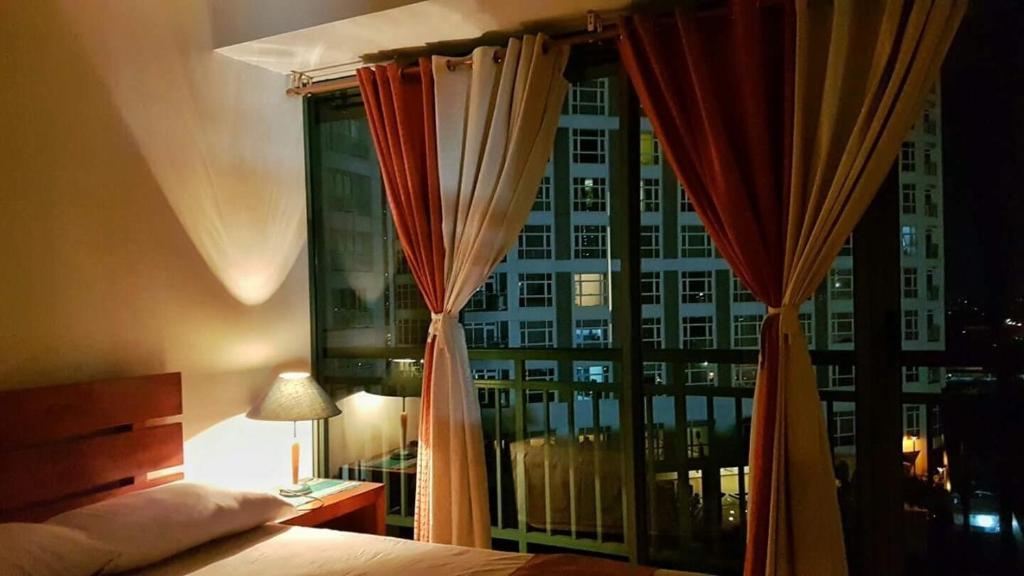 ORTIGAS 2 Br Corner Unit With 2 Queen Across Shangrila