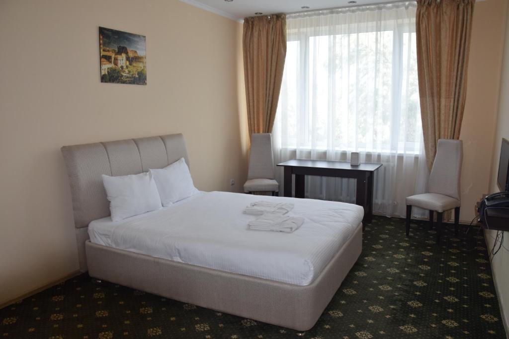AlmaPort - Queen Room Met Gedeelde Badkamer