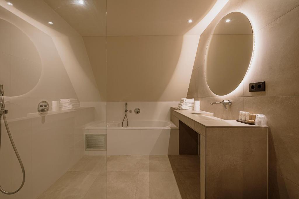 Van der Valk Hotel Hilversum/ De Witte Bergen - Camera Superior Con Vasca Idromassaggio