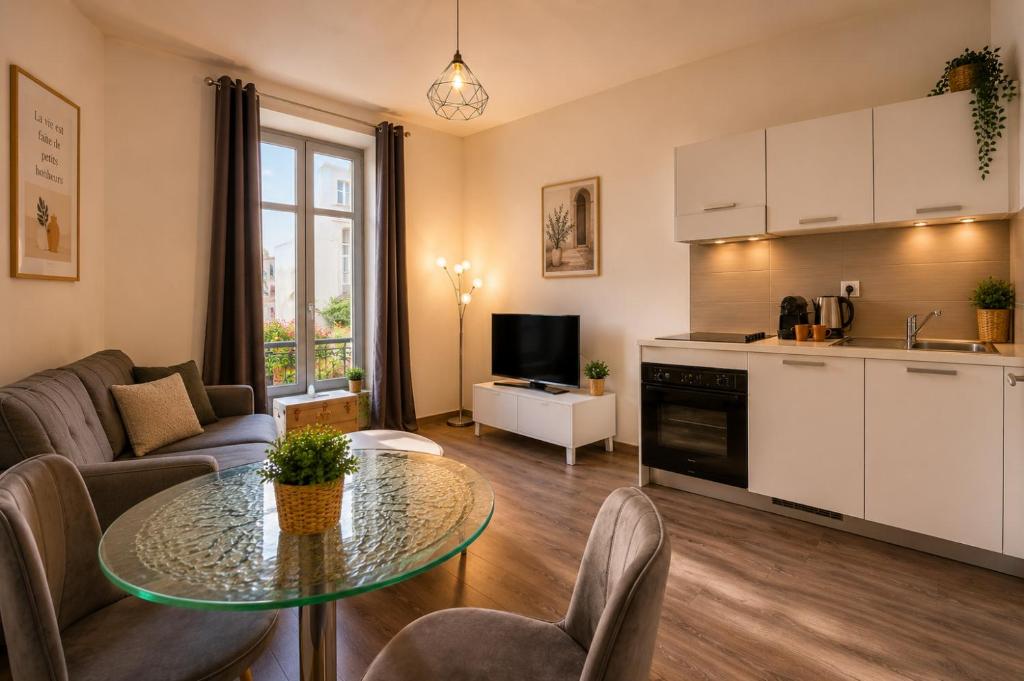 FRGK Goujon 1BR Design 300m Palais & Beac