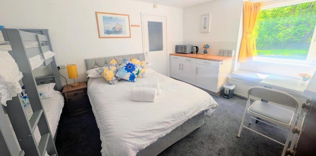 Parkside Lodge Hotel - Family Room With Garden View