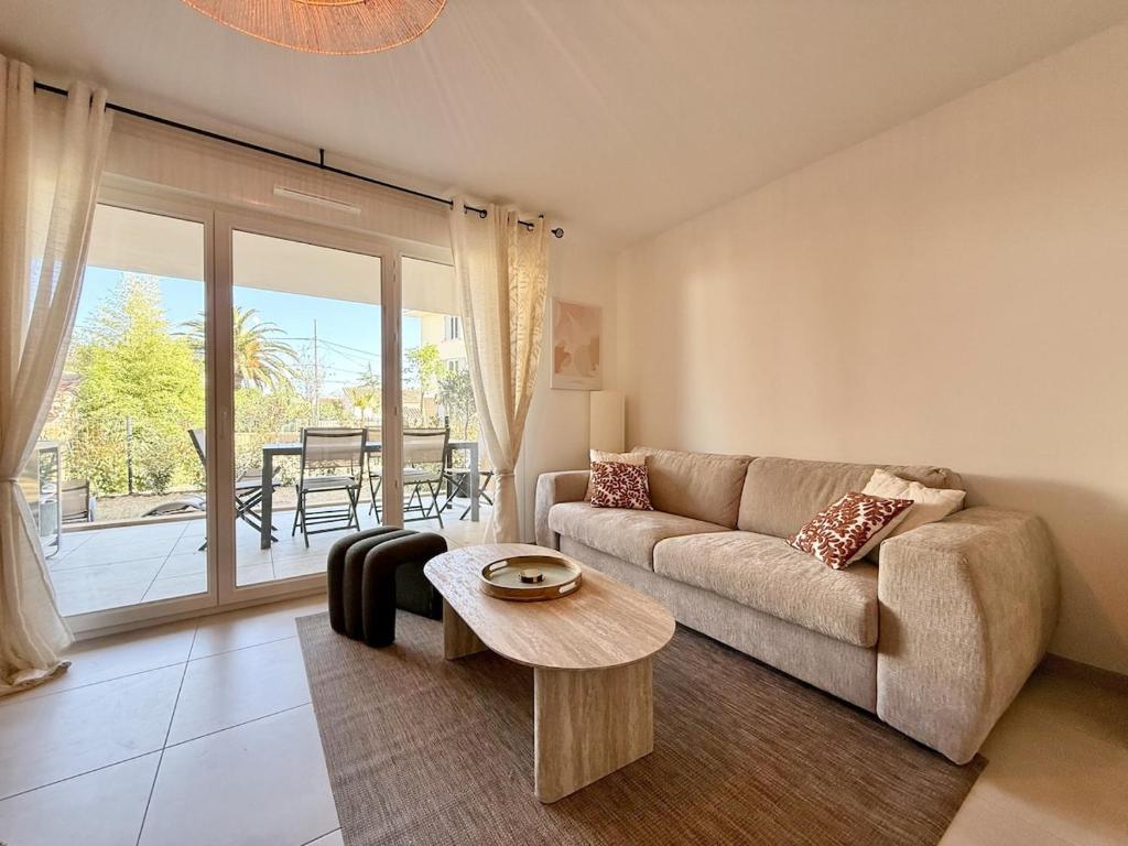 Appartement moderne 2 chambres, jardin, terrasse et garage