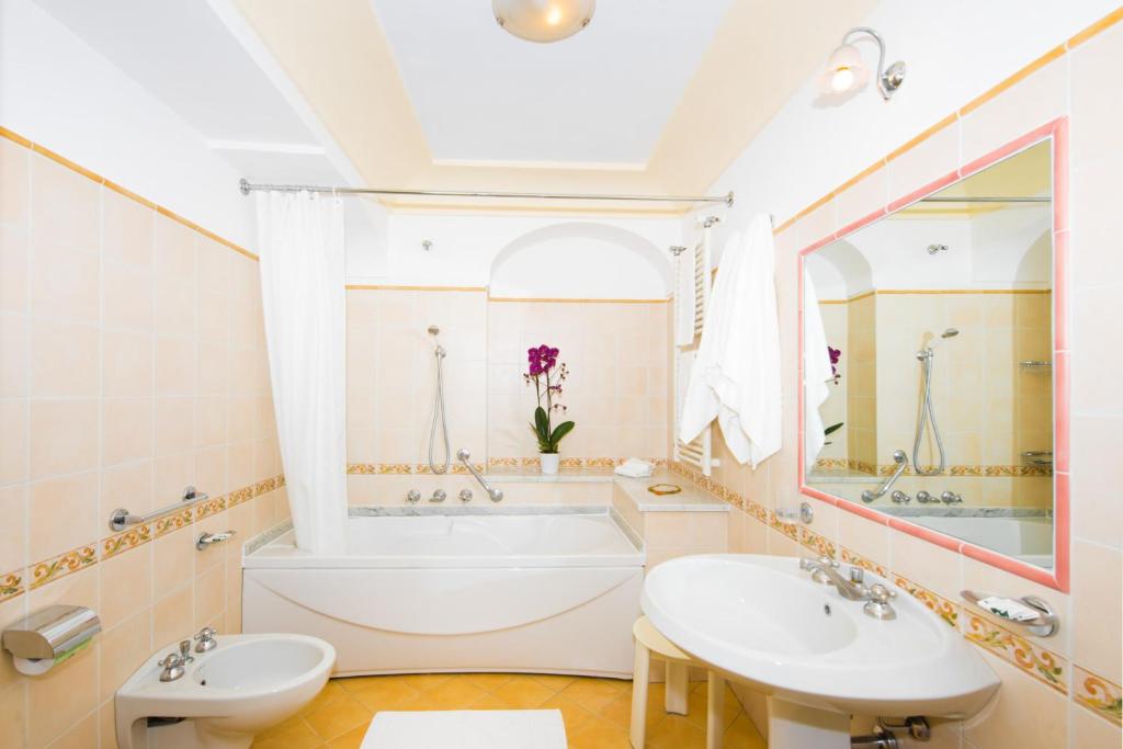 Koupelna v ubytování Albergo California