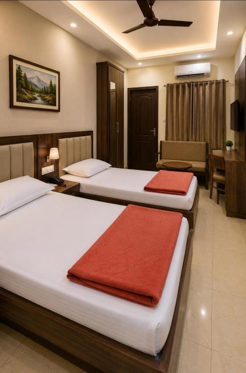 لابی و فضای عمومی Hotel R Dx Arakashan Road - Near New Delhi Railway Station - تصویر ۵