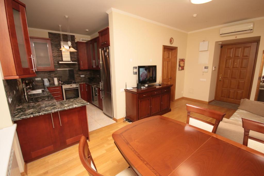 Real Home Apartments in Kiev Center - Deluxe One-Bedroom Apartment - Prorizna Street 10