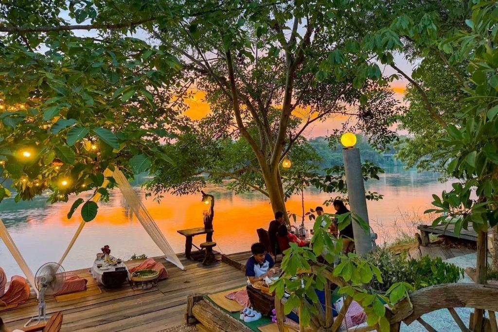 The Antique Riverside Resort