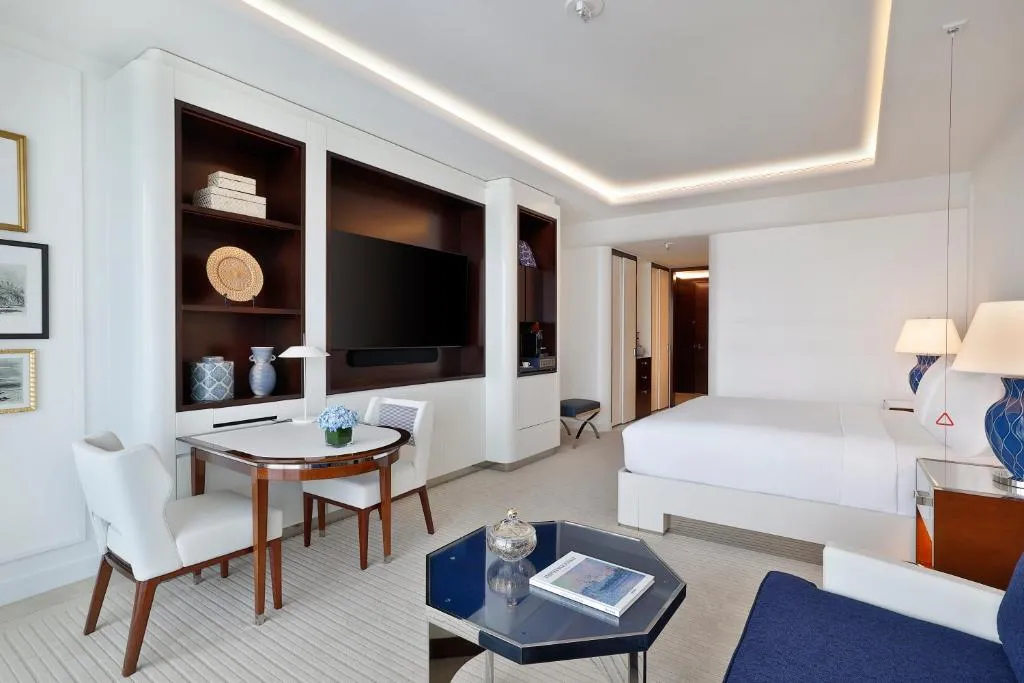 Deluxe King Room - Mobility Accessible