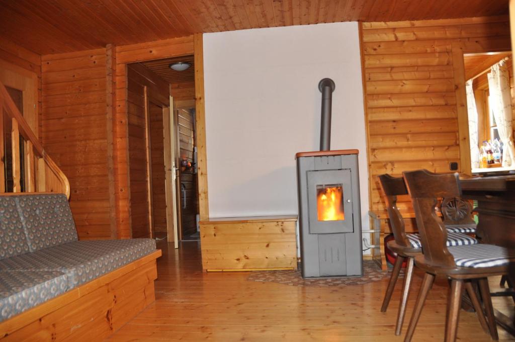 Istumisnurk majutusasutuses Holzhaus in Hinterstoder
