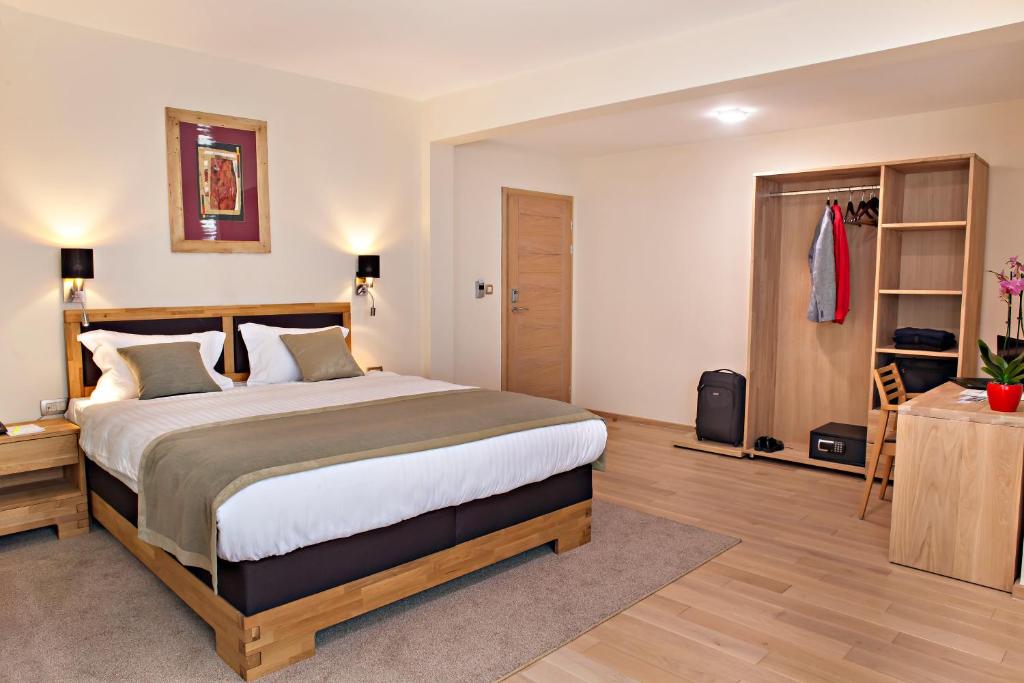 Hotel Azizaにあるベッド