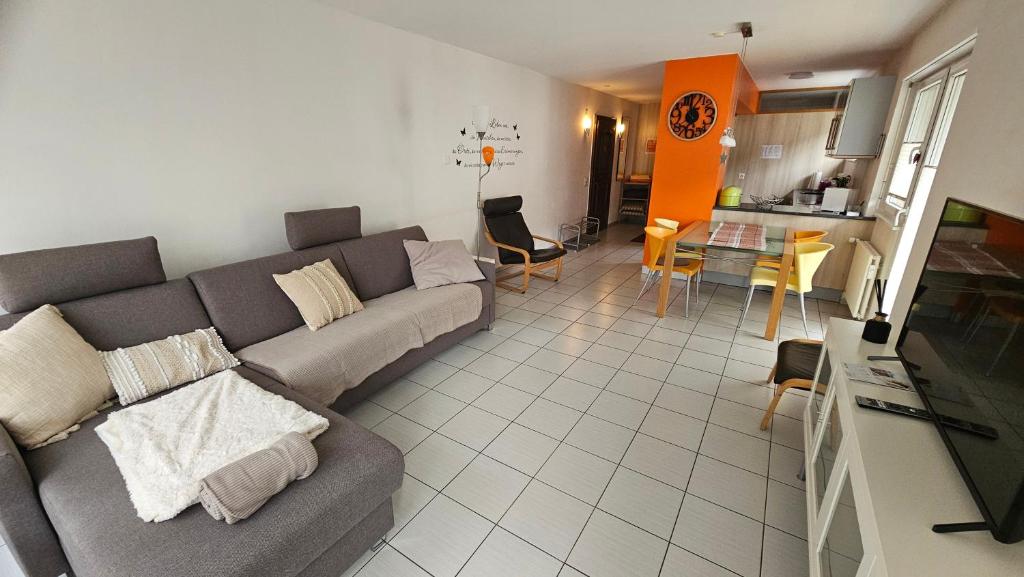 Ferienwohnung Zayetta Orange Cube Nr. 11a