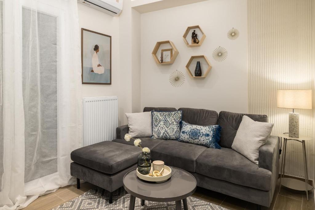Azure Elegant Apartment by BiNoBi!