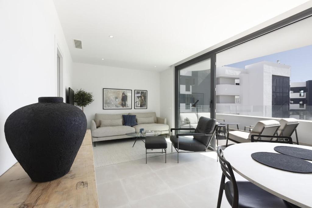 Luxury Apartment with Terrace in Higueron
