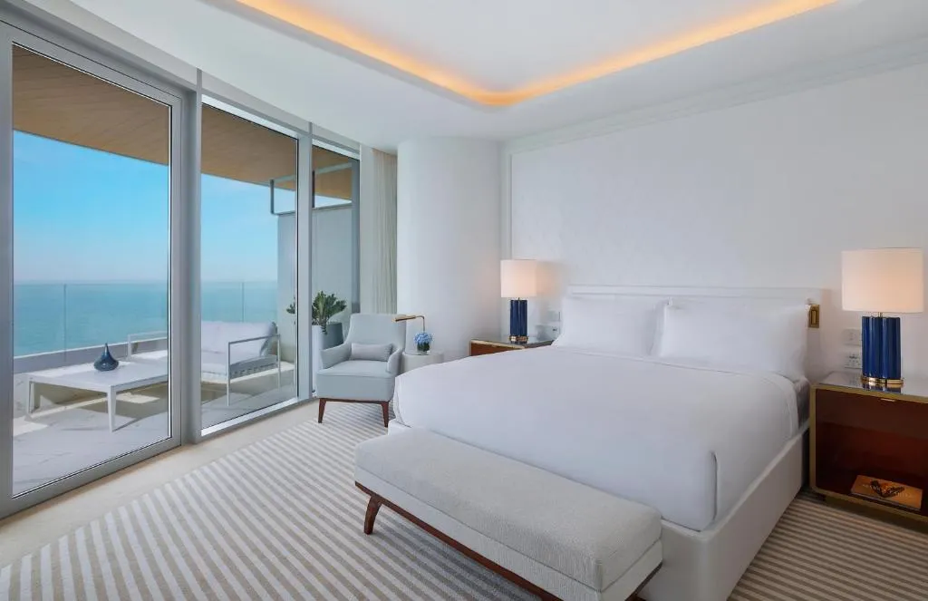 One-Bedroom Corner Suite