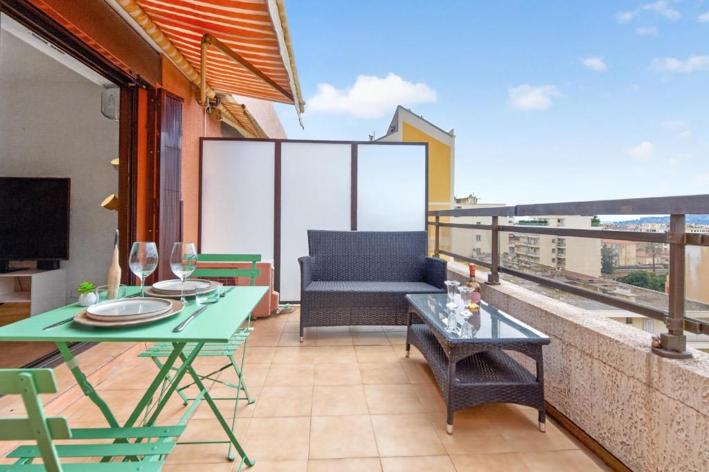 Charmant studio avec terrase et climatisation