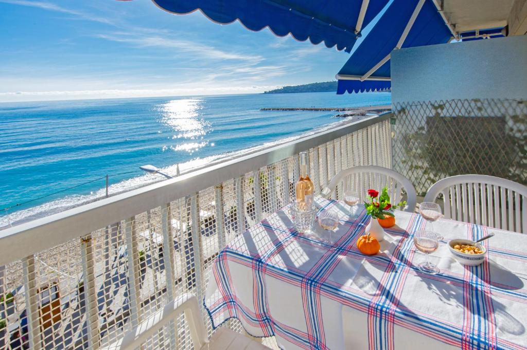 Joli appartement à Menton centre - vue mer