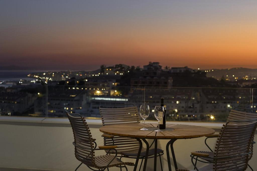 Sunset Top Floor Apartment Higueron