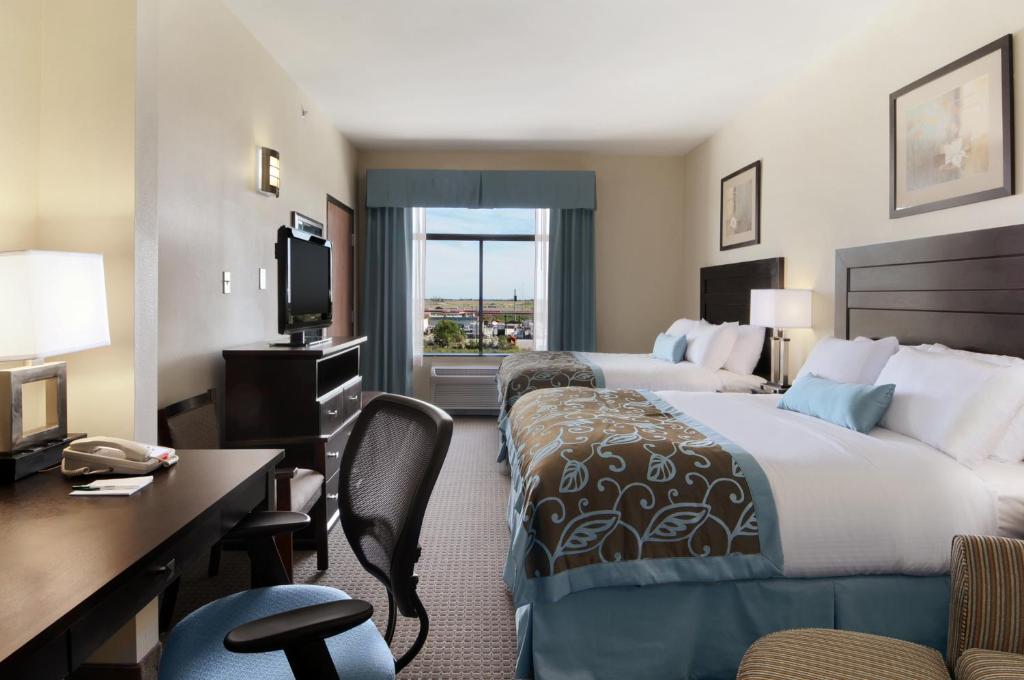 Wingate by Wyndham New Braunfels - Queen Room With Two Queen Beds - Non-Smoking