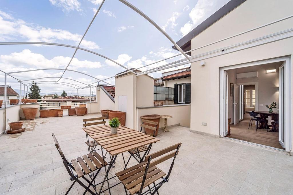 UNYCA - Florence Terrace Apartment